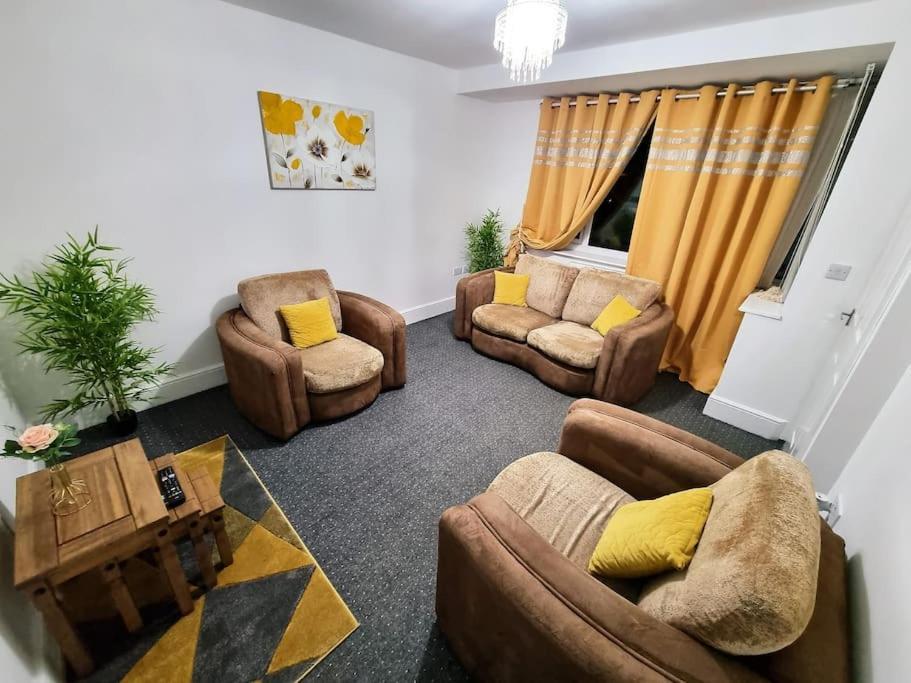 Nc23, Setup For Your Amazing & Relaxed + Free Parking + Free Fast Wifi Leeds (West Yorkshire)