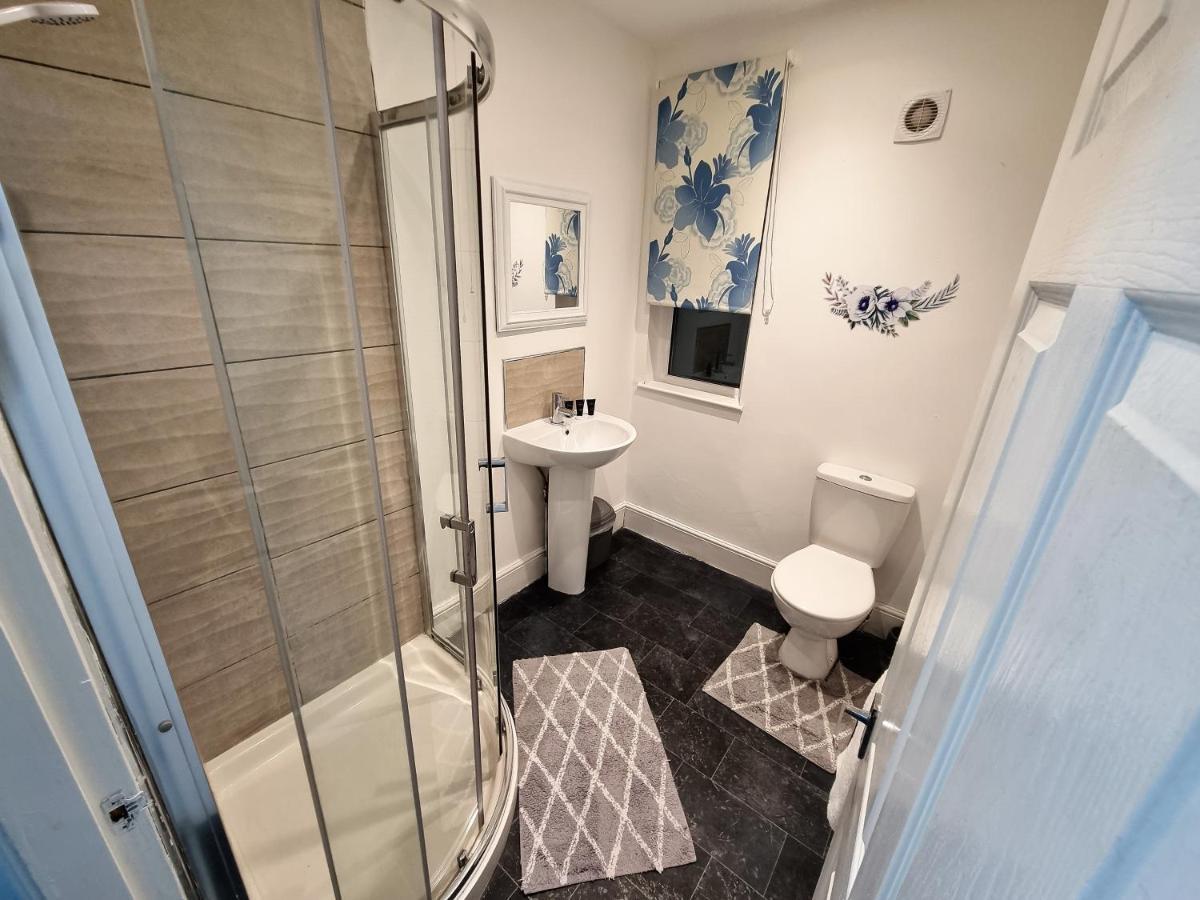 Nc23, Setup For Your Amazing & Relaxed + Free Parking + Free Fast Wifi Leeds (West Yorkshire)